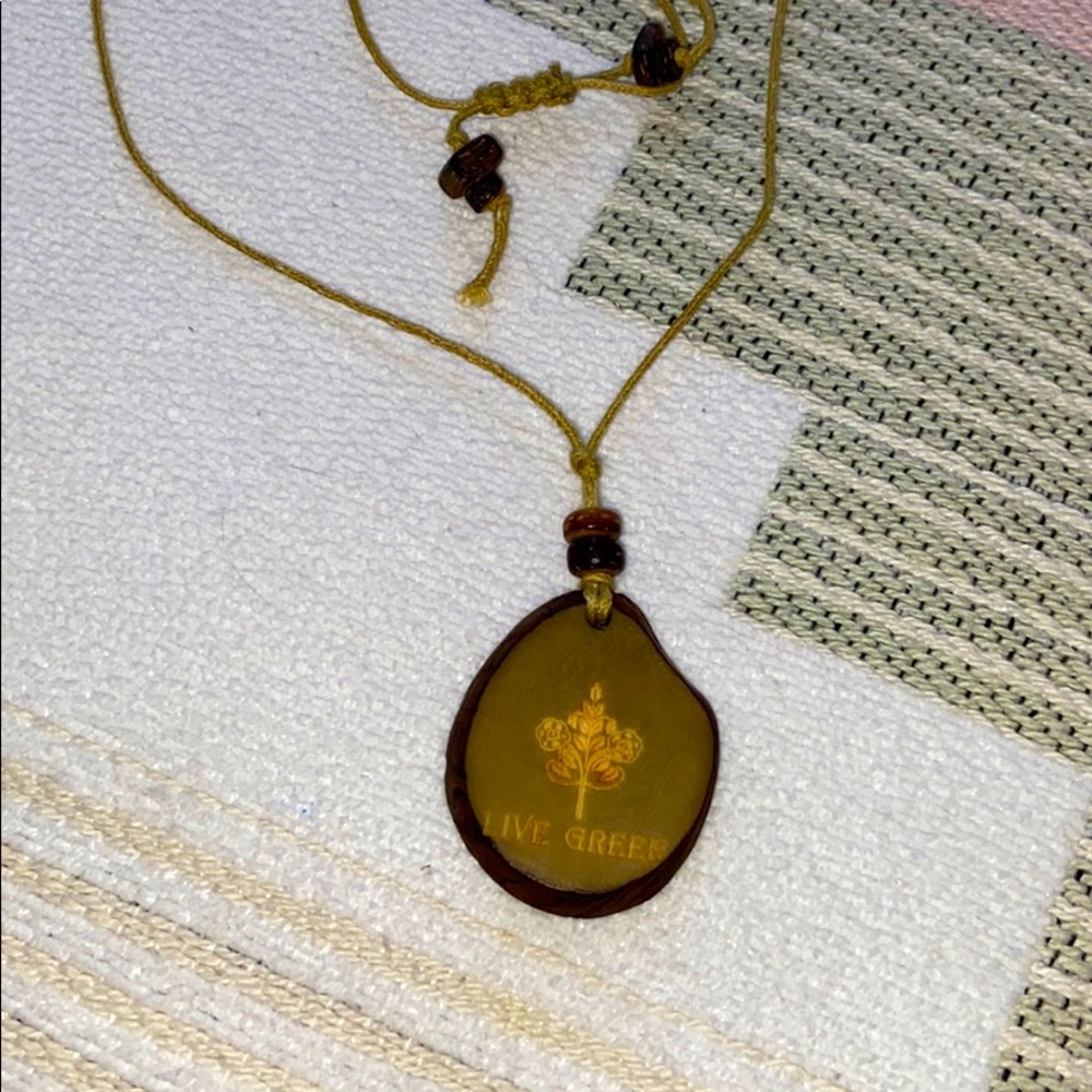 💚 Live Green Necklace 💚